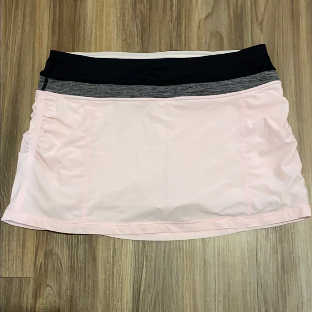 Light pink lulu tennis/running skirt